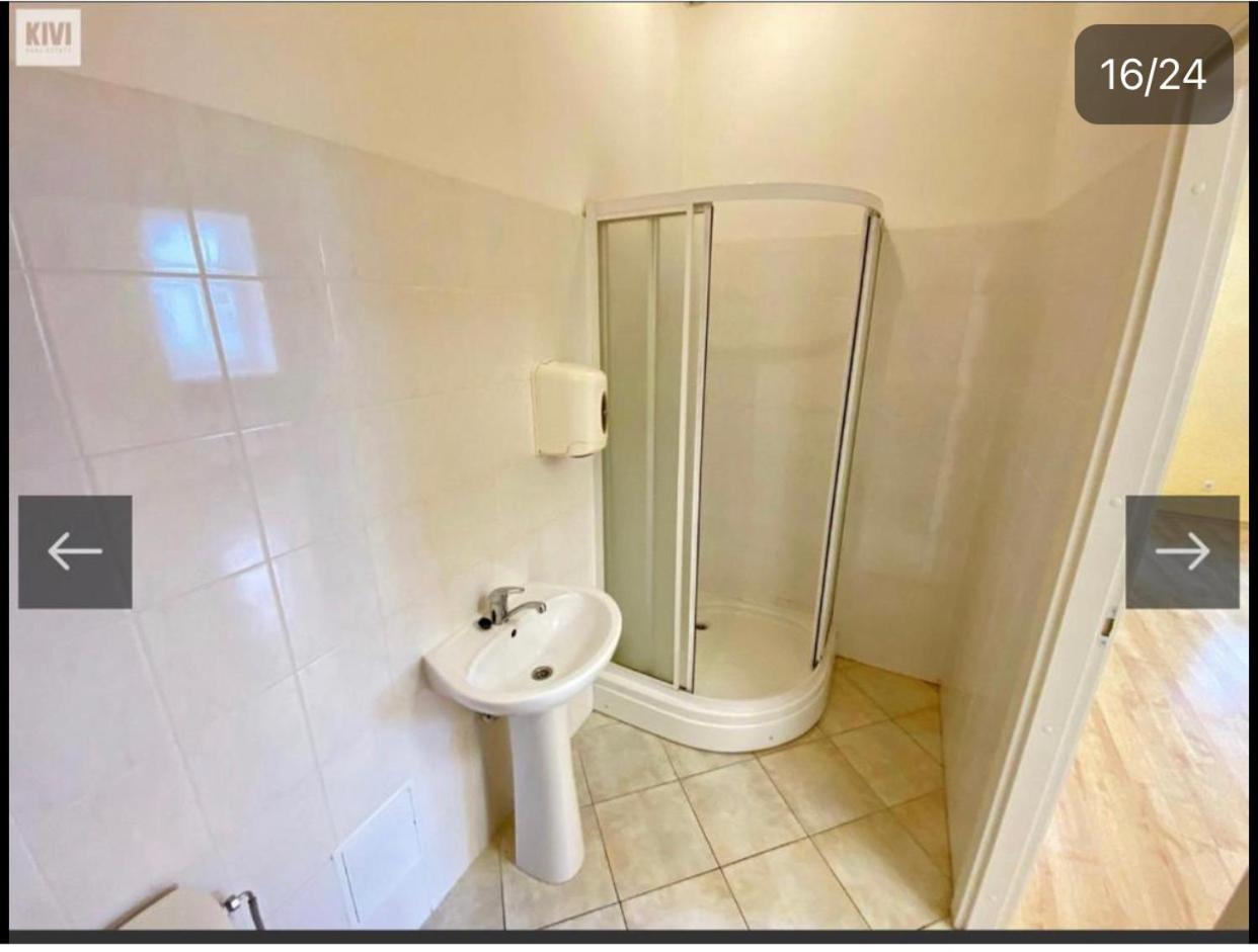 Escobars Backpackers Hostel Riga Ngoại thất bức ảnh